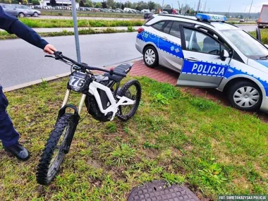16-latek na elektrycznym crossie. Trzy problemy podczas jednej kontroli